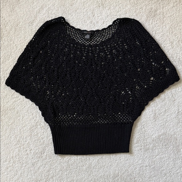 BCBGMaxAzria Sweaters - Black Knit Cropped Sweater, Size M